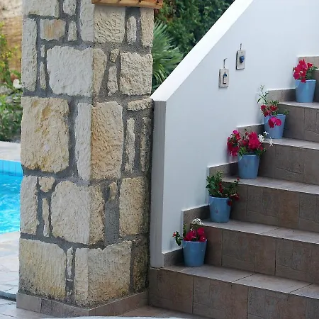 Enticing In With Private Pool Villa Loutra (Crete)