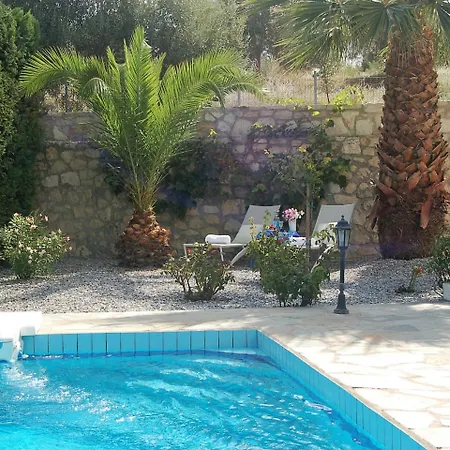 Enticing In With Private Pool *